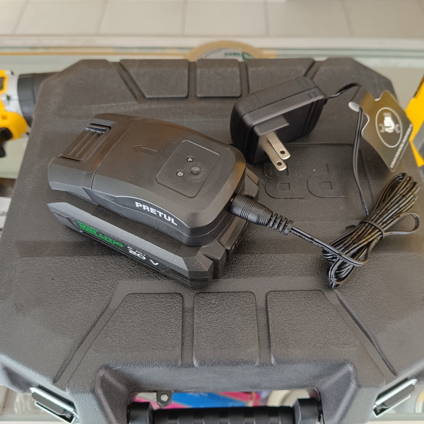 KIT Rotomartillo Inalámbrico 1/2", 33 PZS + Extras, PRETUL