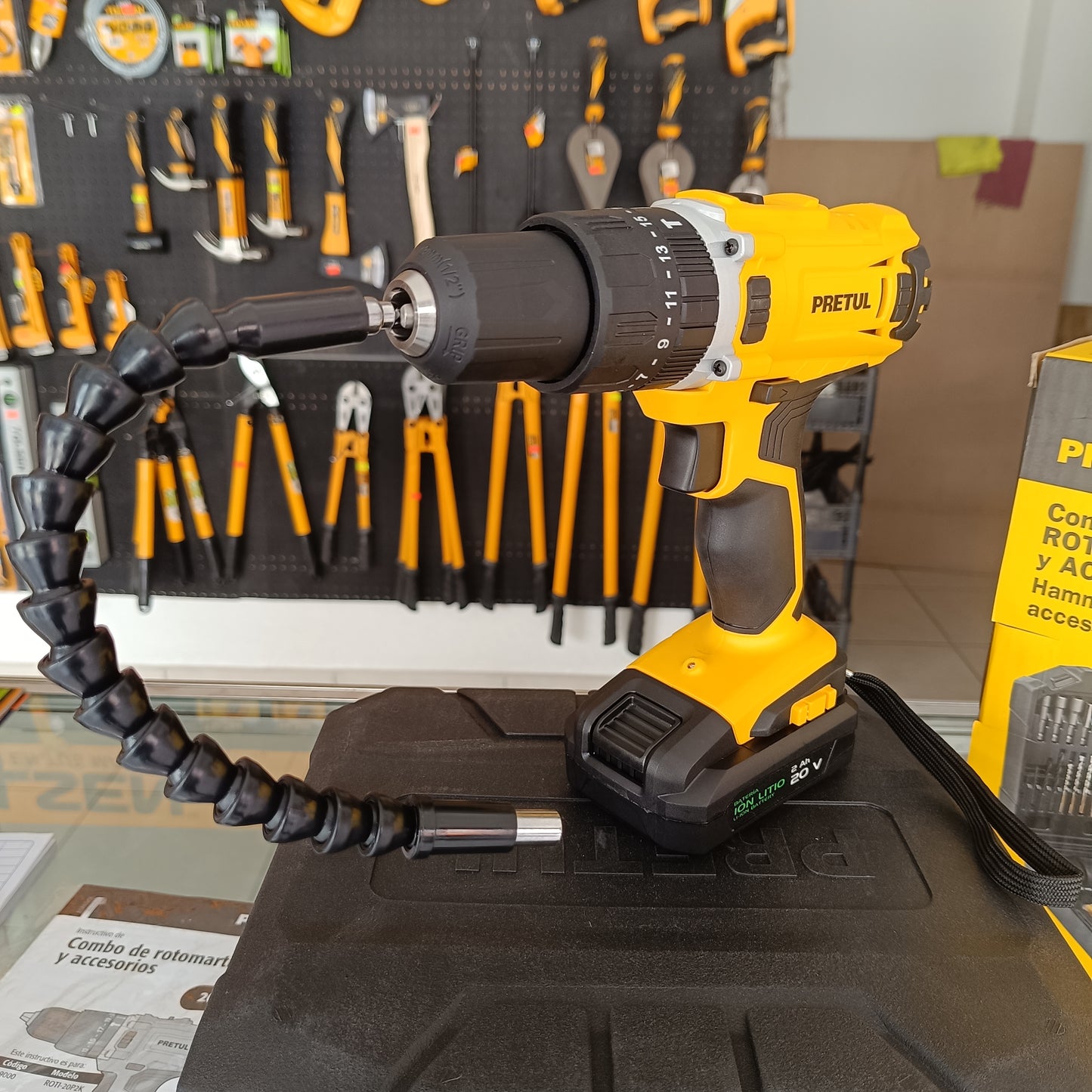 KIT Rotomartillo Inalámbrico 1/2", 33 PZS + Extras, PRETUL